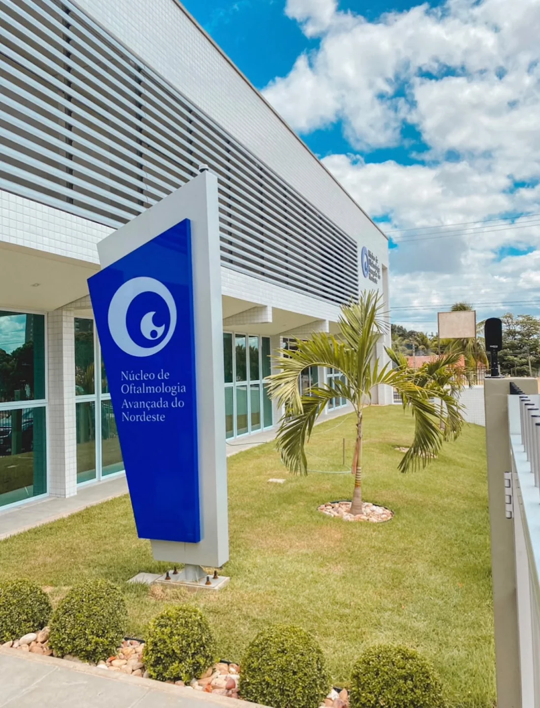 Fachada do Núcleo de Oftalmologia Avançada do Nordeste